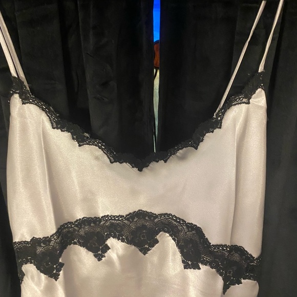 Vintage NWOT VS slip - Picture 6 of 7